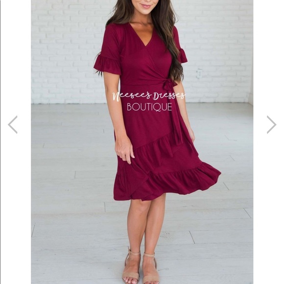 Red flutter dress - Picture 2 of 6